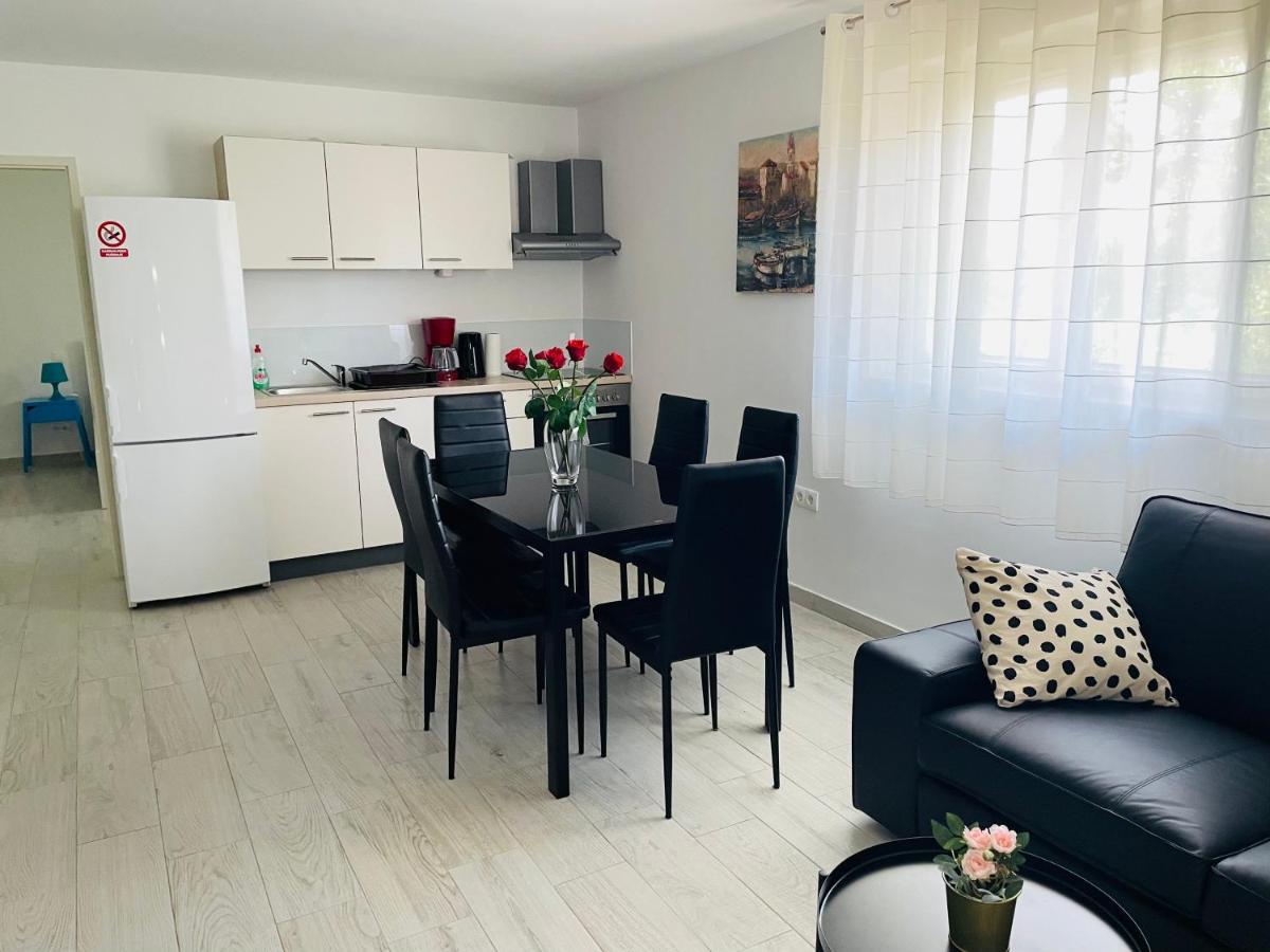 Apartment Paulina Trogir Buitenkant foto