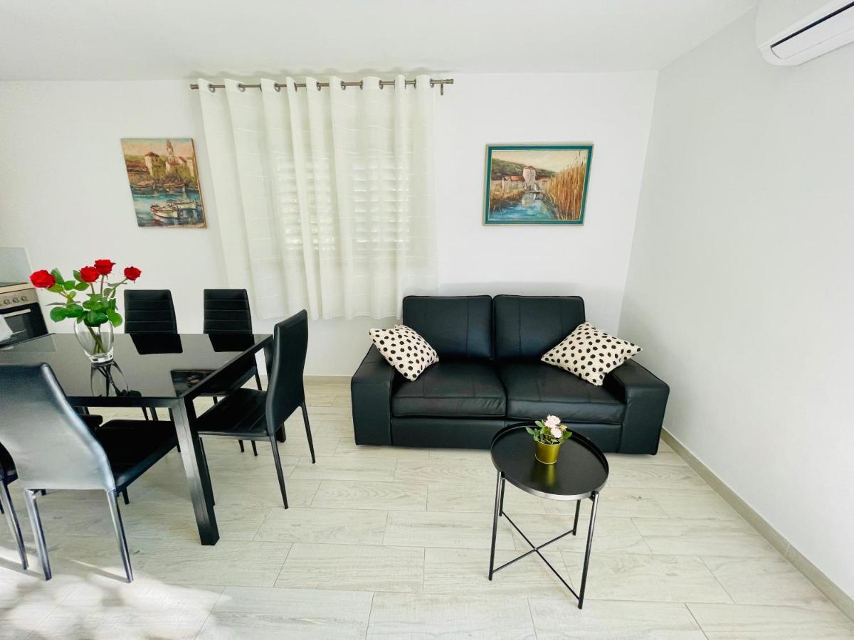 Apartment Paulina Trogir Buitenkant foto