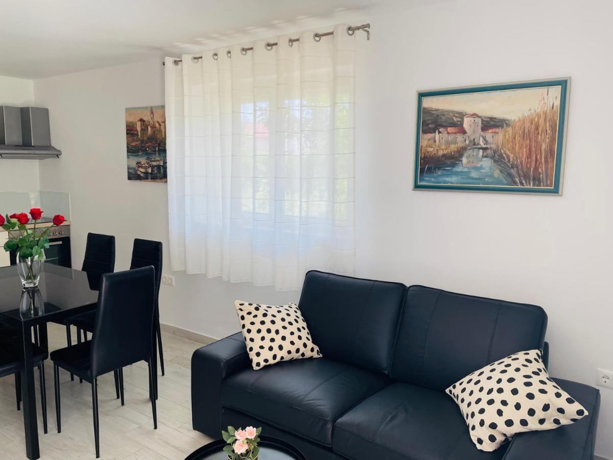 Apartment Paulina Trogir Buitenkant foto